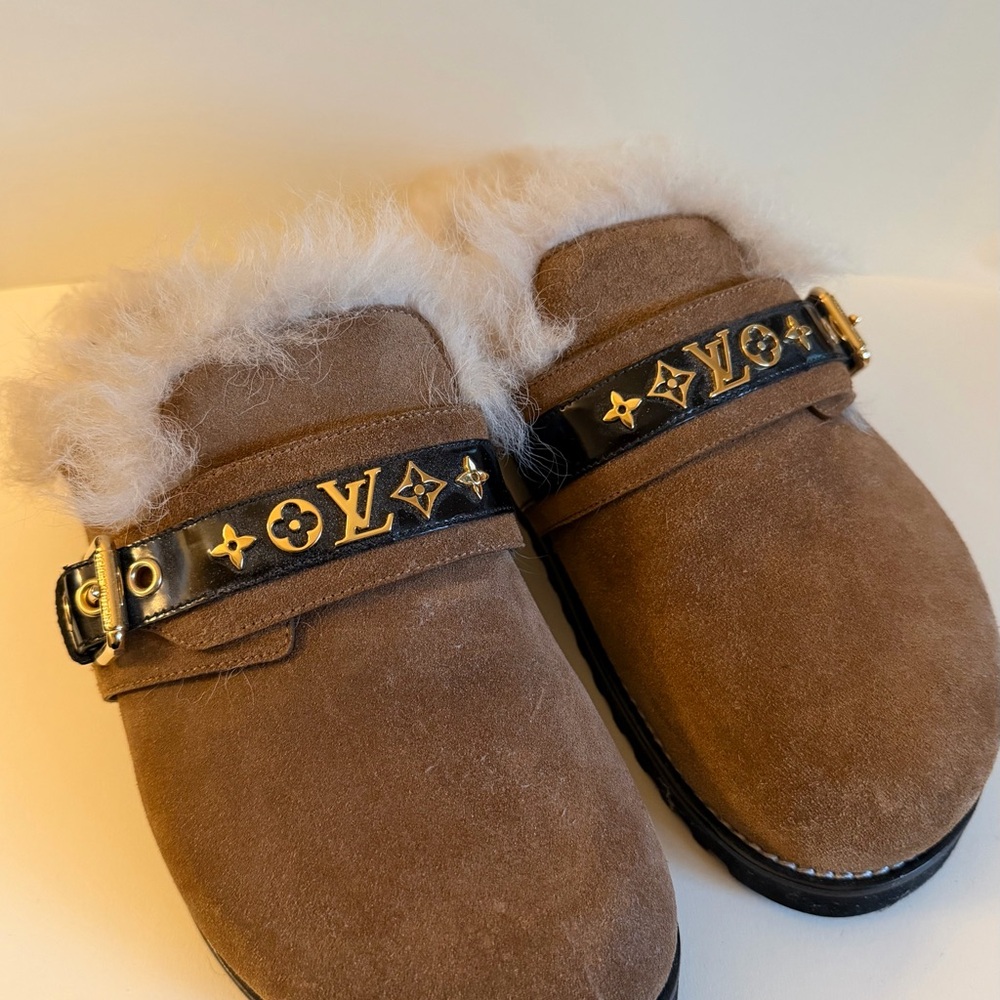 Louis Vuitton Cosy Flat Comfort Clog with fur